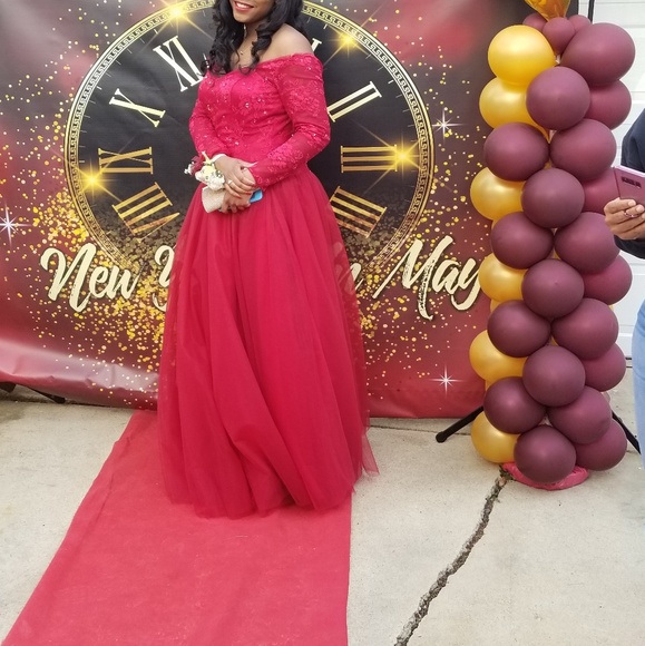 Dresses & Skirts - Stunning skin color neckline long ball gown.